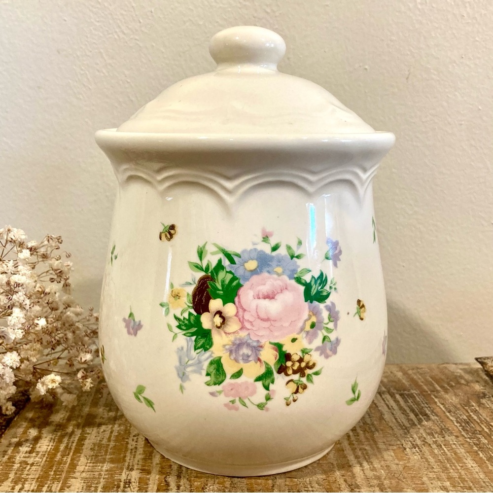 6.5” Tall Vintage Ceramic Canister Floral Container Storage Grandmacore Kitchen